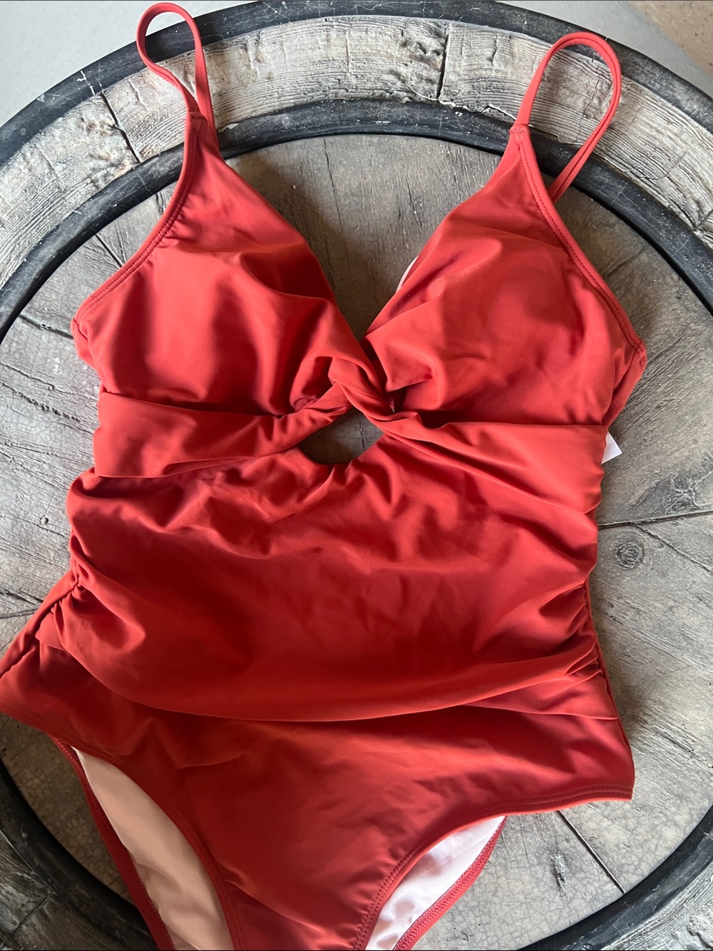 Cupshe Crimson Twist-Front One-Piece Swimsuit